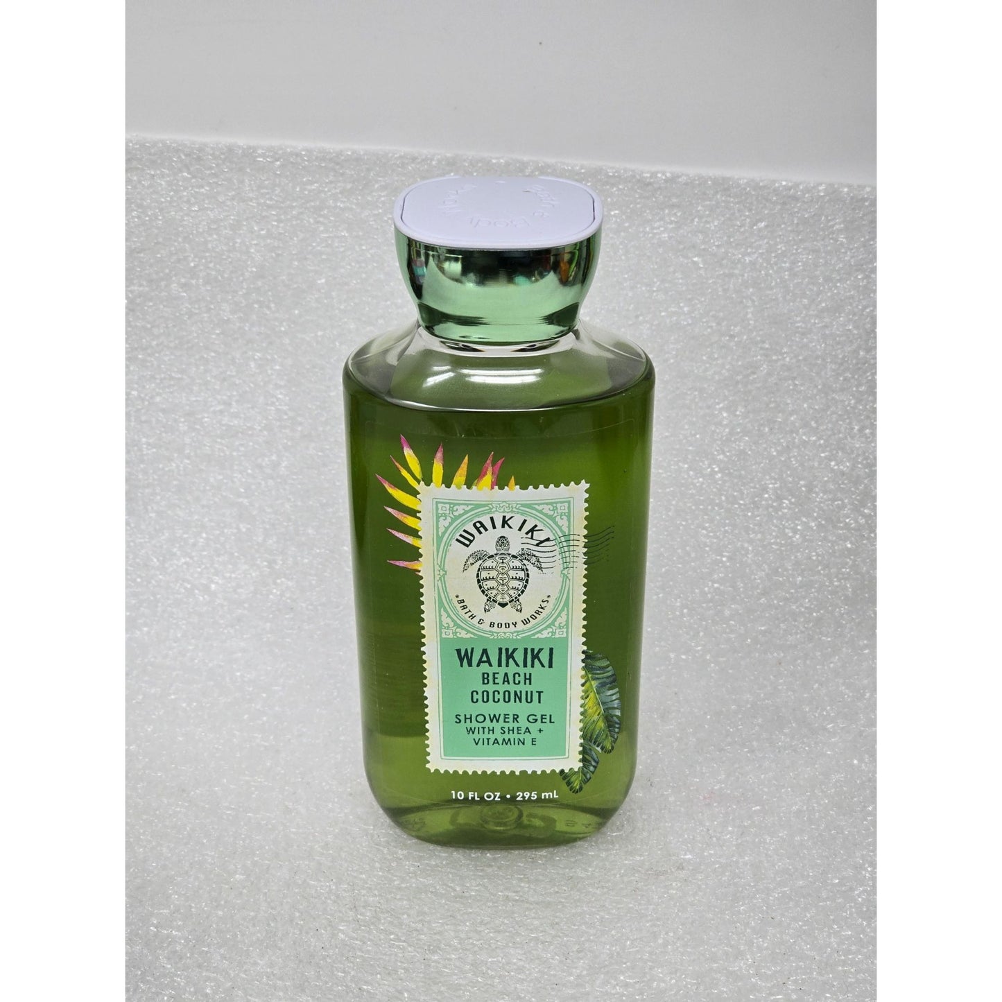 Bath & Body Works Waikiki Beach Coconut Shower Gel With Vitamin E 10 Oz/295 Ml