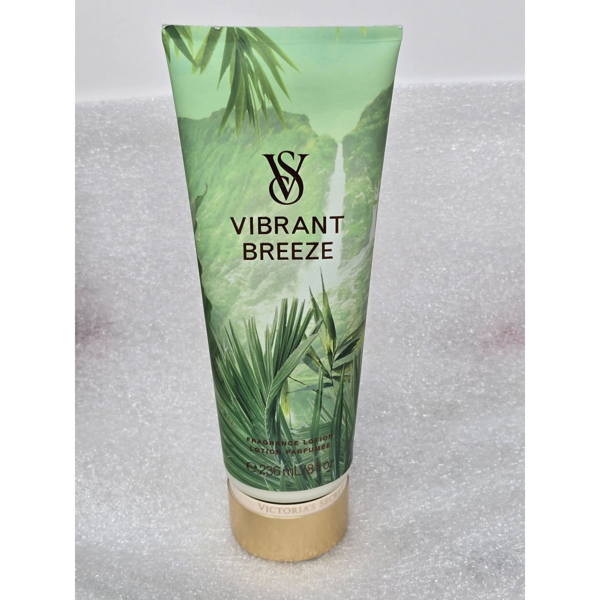 Victoria's Secret Vibrant Breeze Fragrance Lotion Coconut & Sandalwood 8 oz