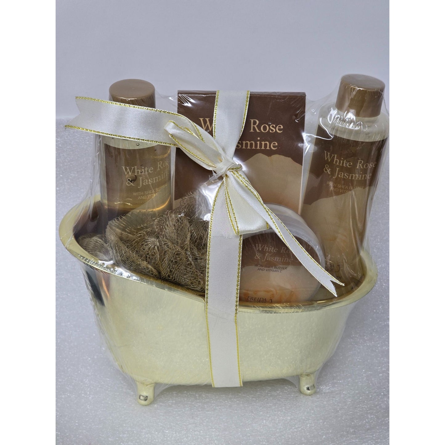 Freida & Joe White Rose & Jasmine Gift Set Body Lotion Shower Gel Bubble Bath