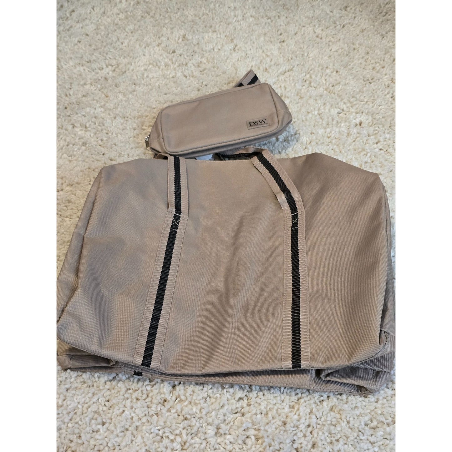 DSW Weekender Tote & Makeup Bag Matching Set Tan & Black Zipper Pockets NWT