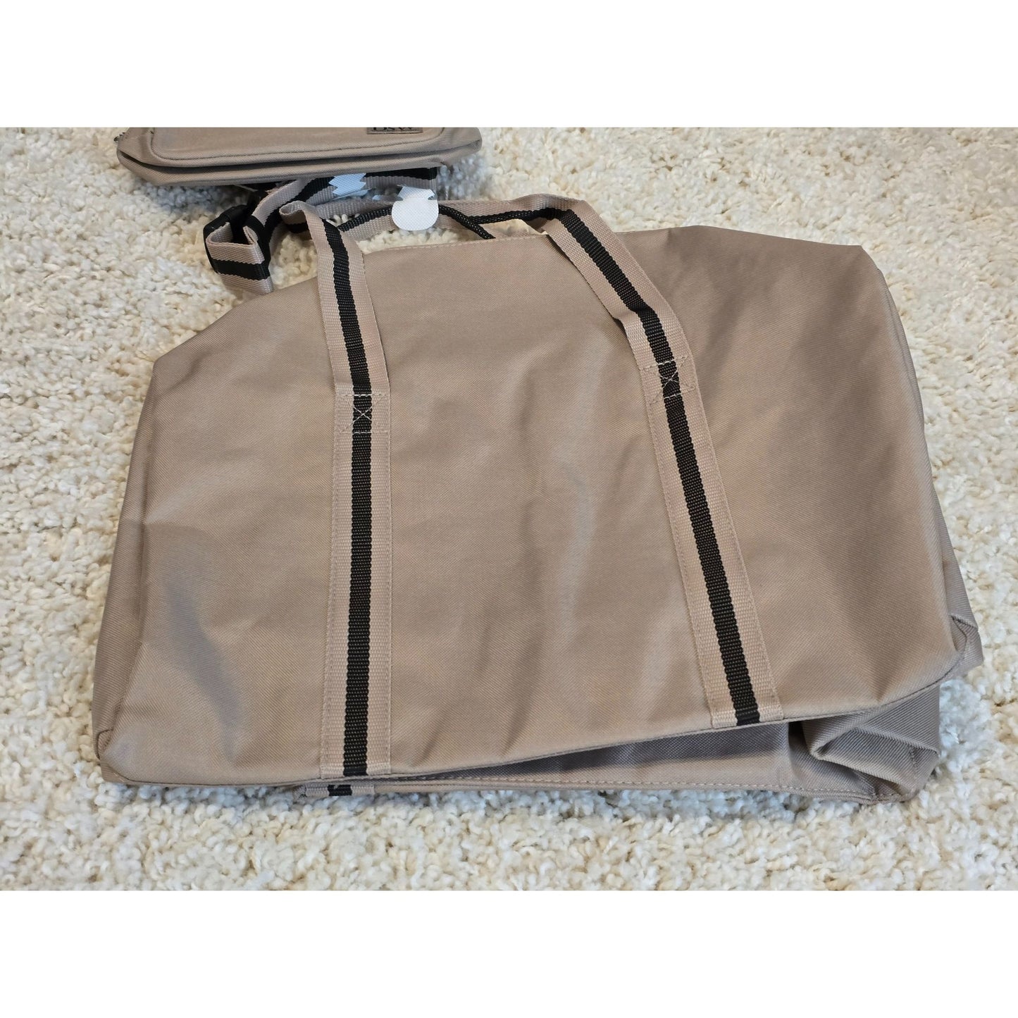 DSW Weekender Tote & Makeup Bag Matching Set Tan & Black Zipper Pockets NWT