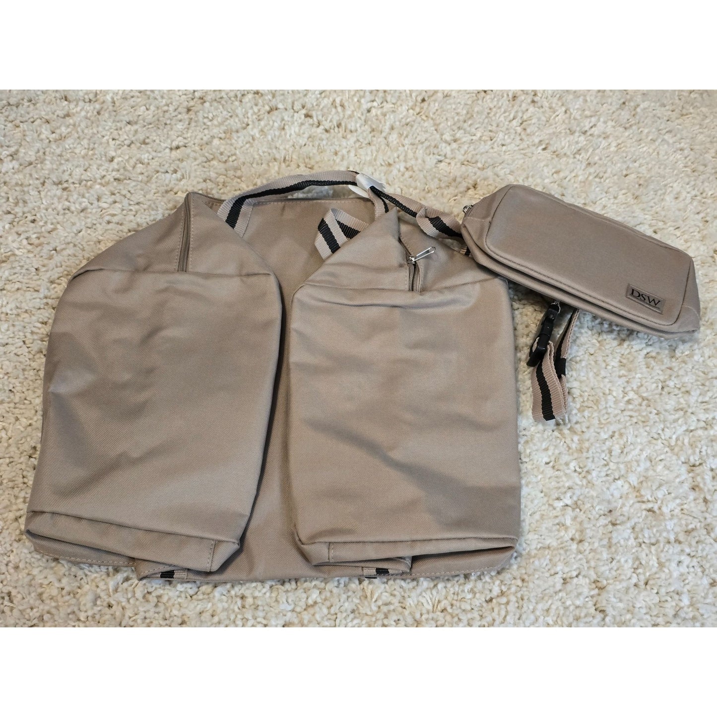 DSW Weekender Tote & Makeup Bag Matching Set Tan & Black Zipper Pockets NWT