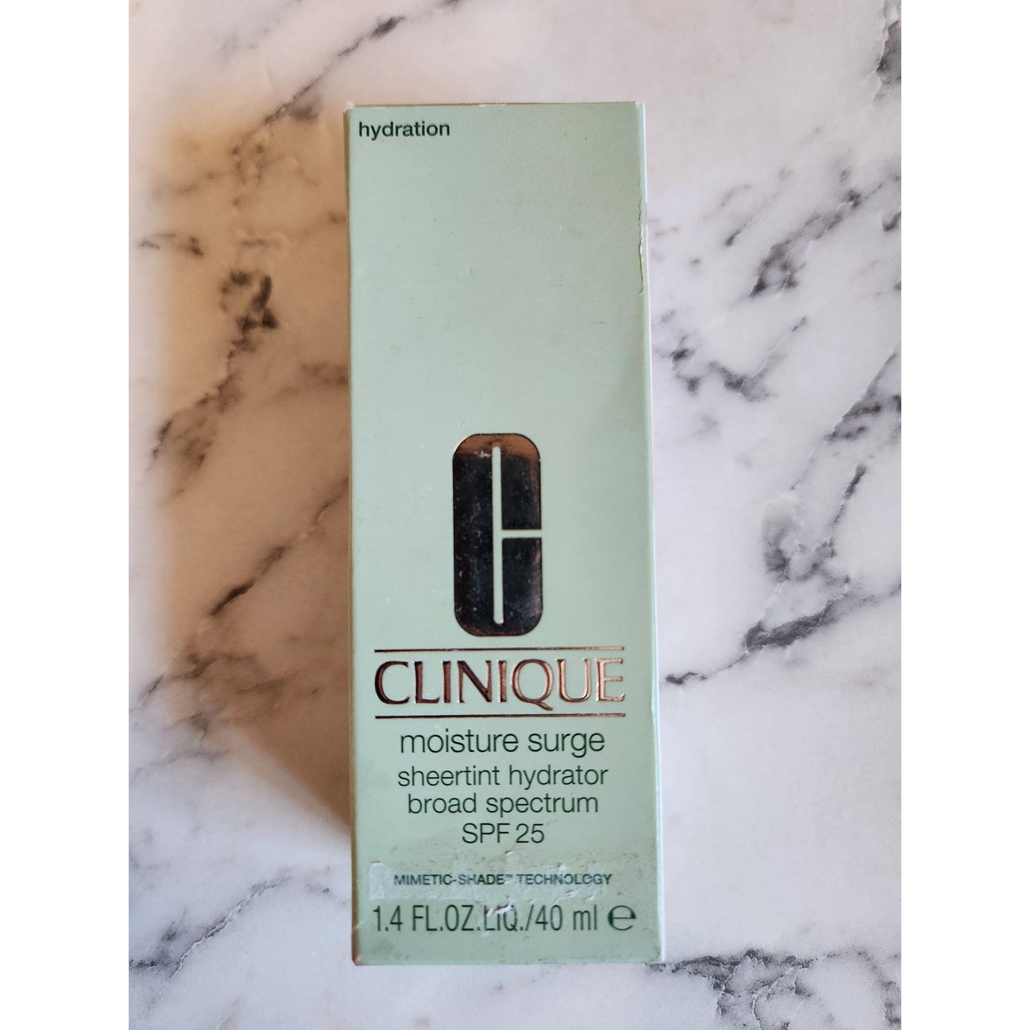 Clinique Moisture Surge Sheertint Hydrator Universal Light Medium 40ml