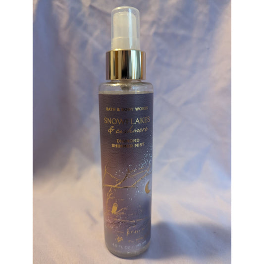Bath & Body Works Snowflakes & Cashmere Diamond Shimmer Mist 4.9 Fl Oz