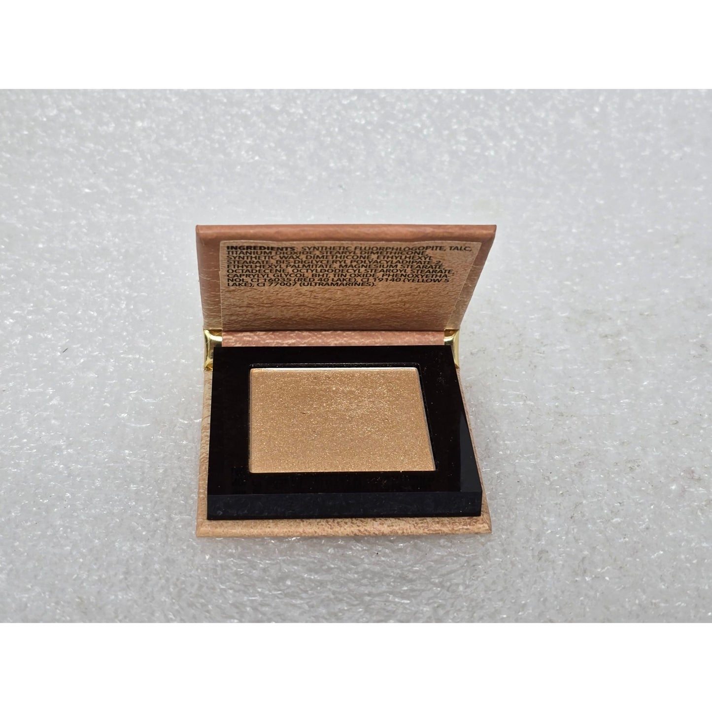 Essence Pure Nude Highlighter 010 Popping Champagne 3.3g Vegan Compact