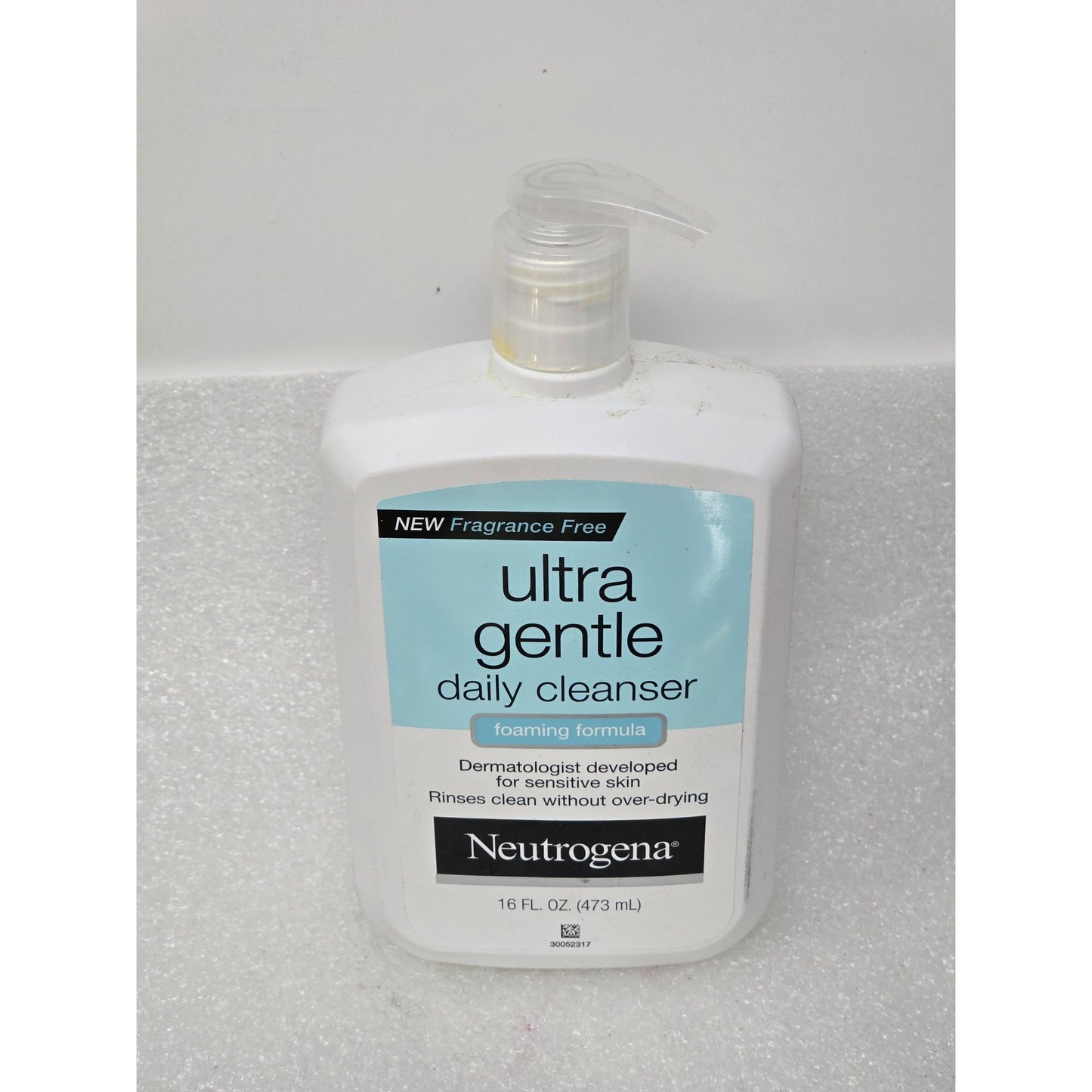 Neutrogena Ultra Gentle Daily Cleanser Foaming Formula Fragrance-Free 16 Fl Oz