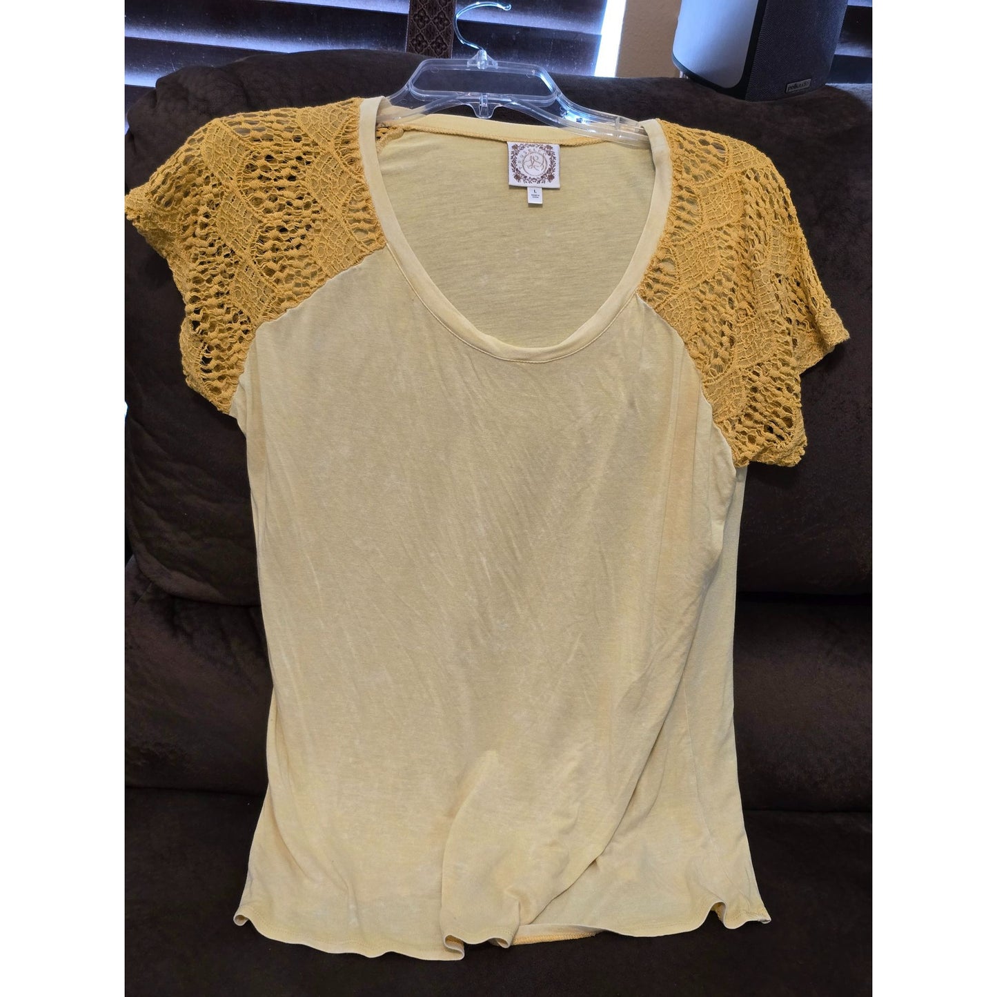 Yellow Tru Self Women's Top With Crochet Lace Shoulders Size Large