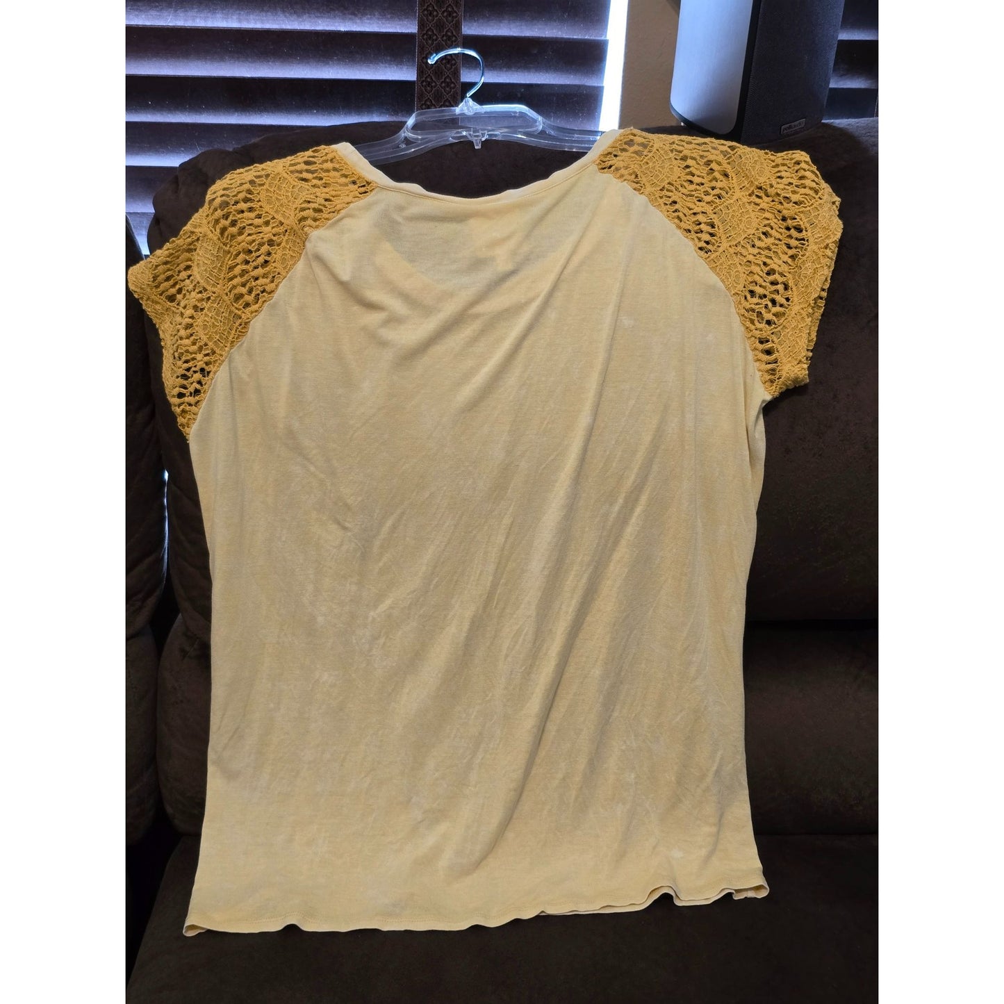 Yellow Tru Self Women's Top With Crochet Lace Shoulders Size Large