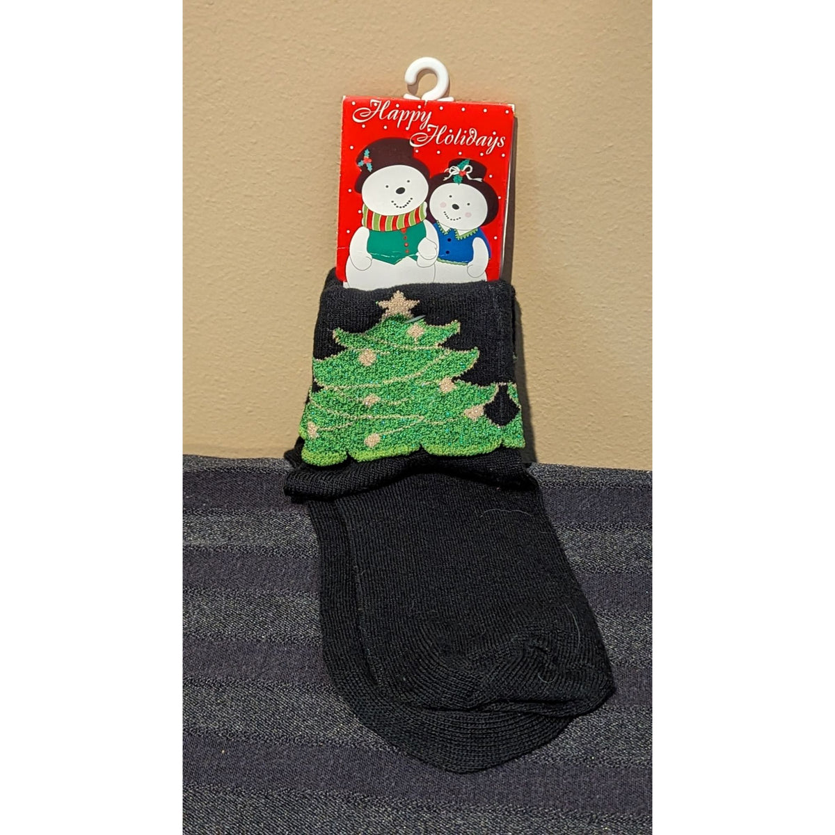 Christmas Holiday Socks With Festive Tree Design Happy Holidays Size 9-11