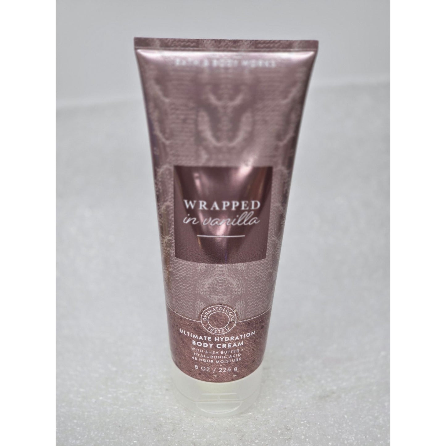 Bath & Body Works Wrapped In Vanilla Ultimate Hydration Body Cream 8 Oz