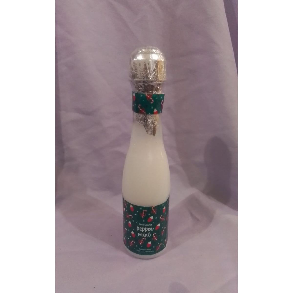 Sweet & Shimmer Peppermint Bubble Bath Decorative Holiday Design Christmas
