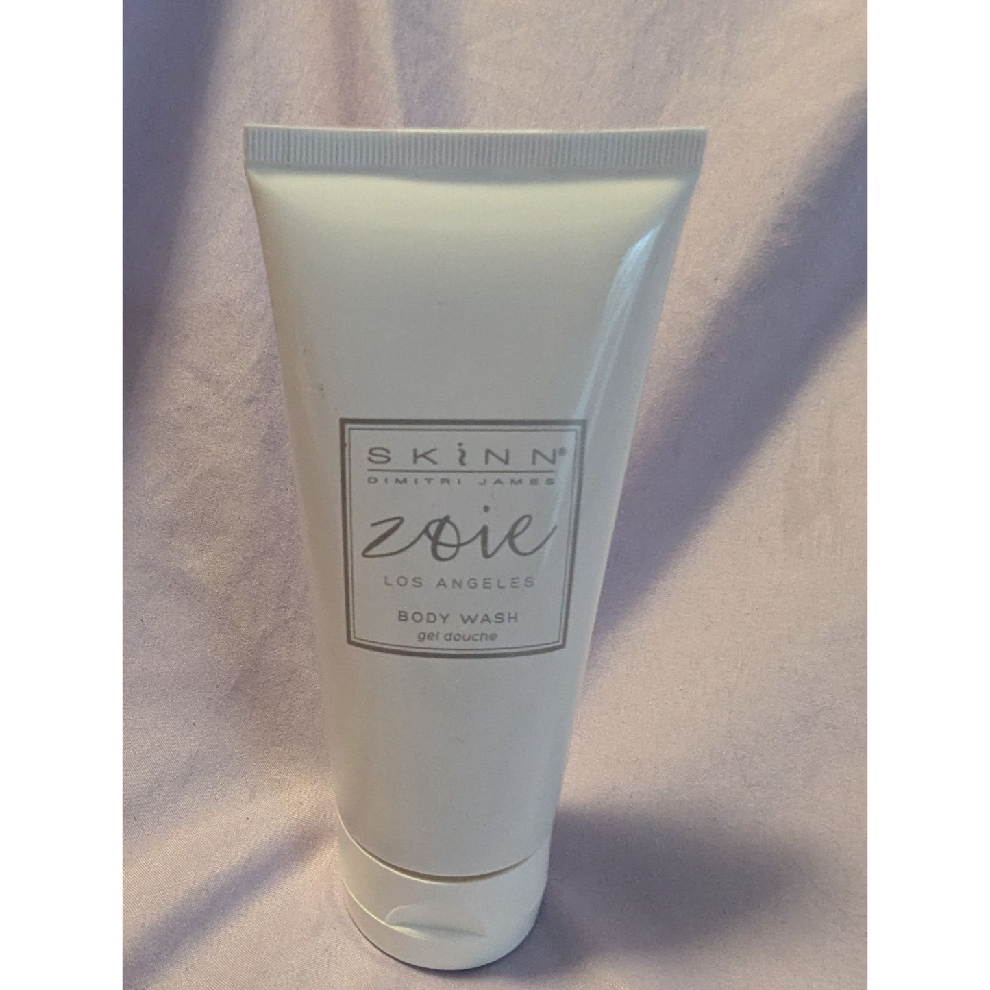 Skinn Zoie Body Wash Gel Douche 6.5 Oz 190ml Gentle Cleanser Refreshing Scent