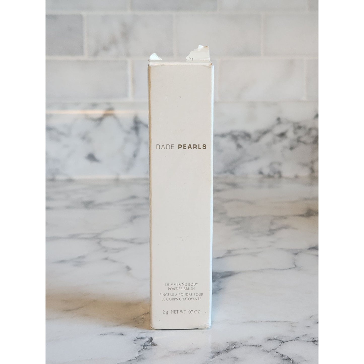 Rare Pearls Shimmering Body Powder Brush 2g Avon