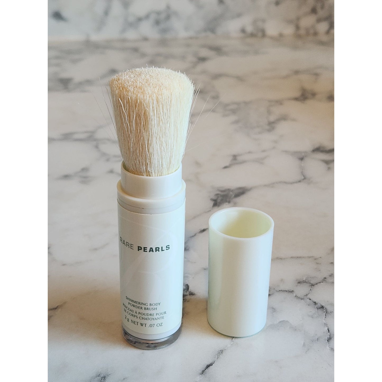 Rare Pearls Shimmering Body Powder Brush 2g Avon
