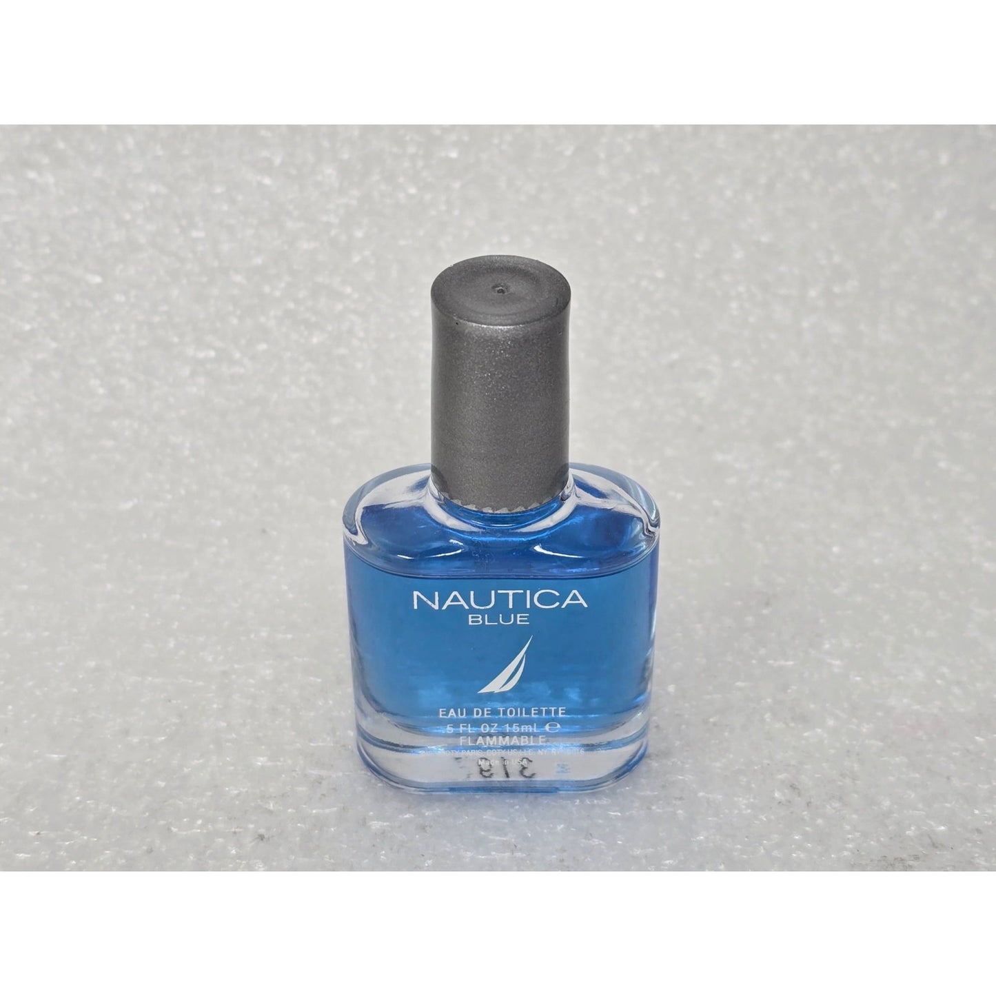 Nautica Blue Eau De Toilette Cologne Spray For Men 0.5 Fl Oz Travel Size