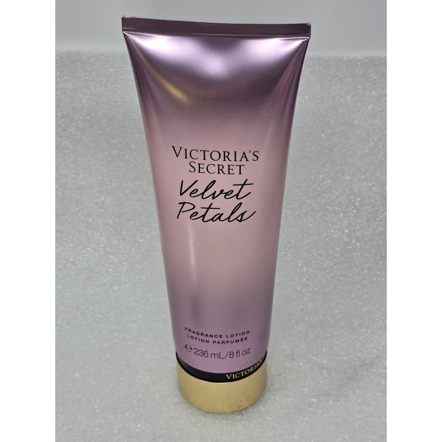 Victoria's Secret Velvet Petals Fragrance Lotion 236ml / 8 Fl Oz
