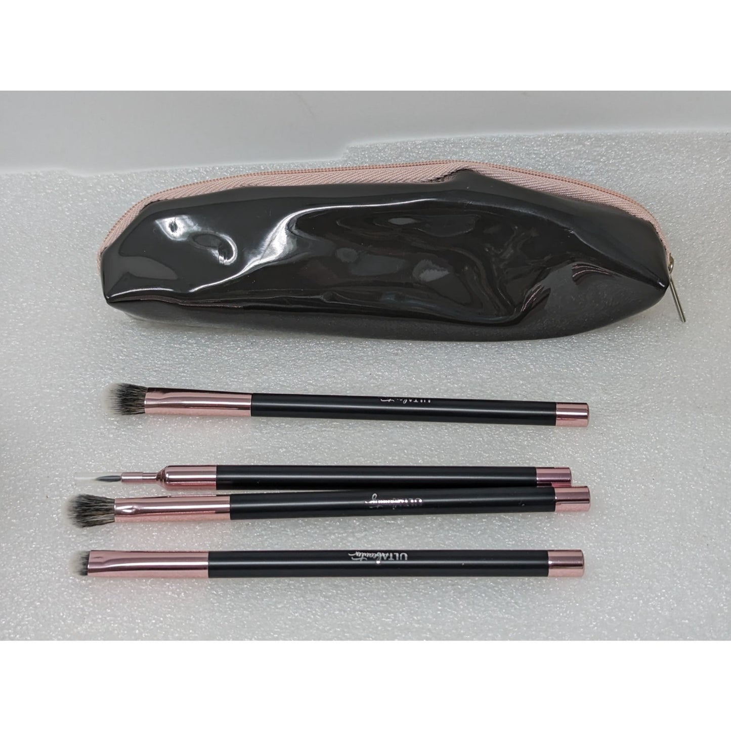 Ulta Beauty 4 Piece Makeup Cosmetics Brush Set with Case